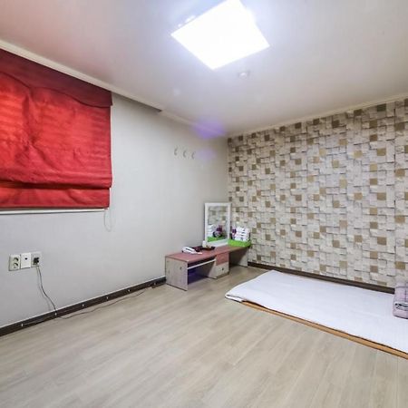 J Motel Gwangalli Busan Eksteriør billede